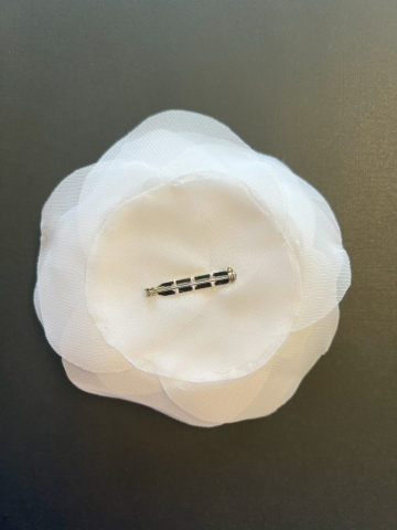 Handmade fabric white flower brooch pin back full size